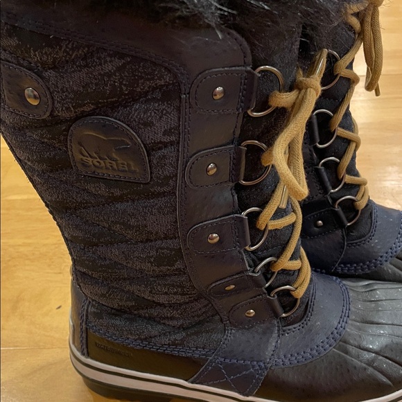 Sorel Navy Blue Black Faux Fur Lace Up Winter Boots Tan Laces Size 8 Waterproof - Picture 16 of 16